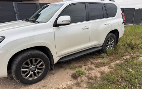 Toyota Land Cruiser Prado 150 рестайлинг 2, 2017 год, 4 700 000 рублей, 5 фотография