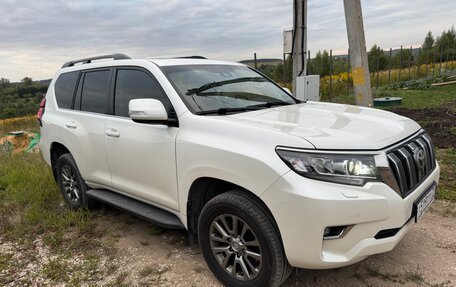 Toyota Land Cruiser Prado 150 рестайлинг 2, 2017 год, 4 700 000 рублей, 6 фотография
