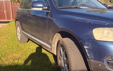 Volkswagen Touareg III, 2004 год, 615 000 рублей, 2 фотография