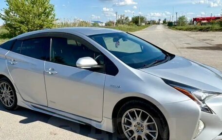 Toyota Prius IV XW50, 2017 год, 1 660 000 рублей, 3 фотография