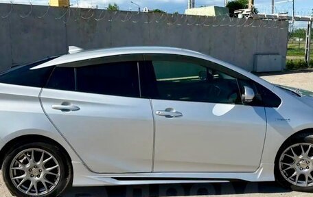Toyota Prius IV XW50, 2017 год, 1 660 000 рублей, 5 фотография