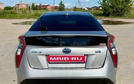 Toyota Prius IV XW50, 2017 год, 1 660 000 рублей, 4 фотография