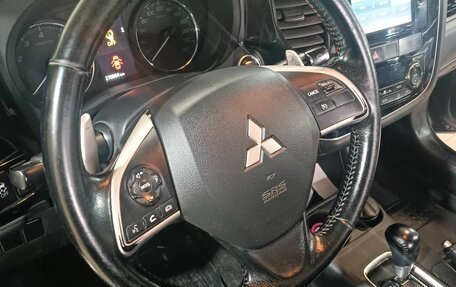 Mitsubishi Outlander III рестайлинг 3, 2014 год, 1 350 000 рублей, 6 фотография