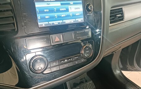 Mitsubishi Outlander III рестайлинг 3, 2014 год, 1 350 000 рублей, 7 фотография
