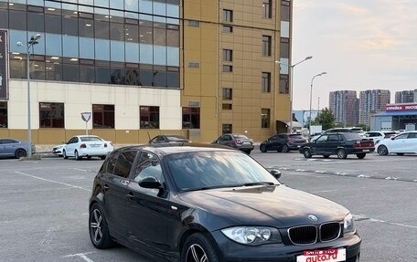 BMW 1 серия, 2009 год, 900 000 рублей, 10 фотография