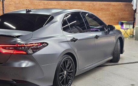 Toyota Camry, 2023 год, 3 550 000 рублей, 5 фотография