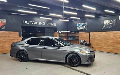 Toyota Camry, 2023 год, 3 550 000 рублей, 7 фотография