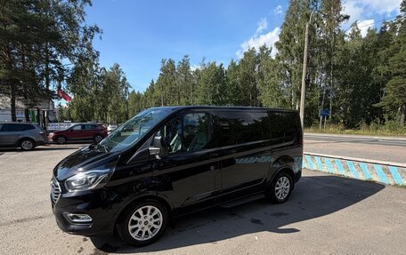Ford Tourneo Custom I рестайлинг, 2018 год, 3 000 000 рублей, 2 фотография