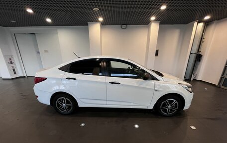 Hyundai Solaris II рестайлинг, 2015 год, 908 000 рублей, 2 фотография