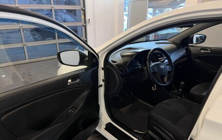 Hyundai Solaris II рестайлинг, 2015 год, 908 000 рублей, 20 фотография