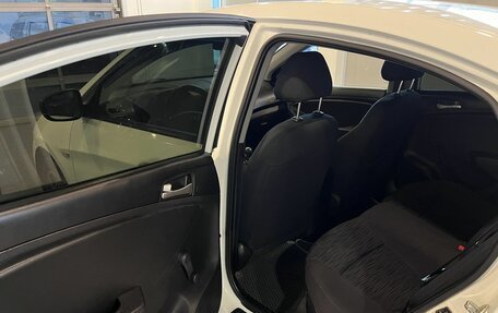 Hyundai Solaris II рестайлинг, 2015 год, 908 000 рублей, 23 фотография