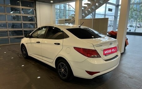 Hyundai Solaris II рестайлинг, 2015 год, 908 000 рублей, 5 фотография