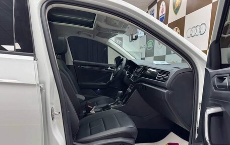 Volkswagen T-Roc I, 2022 год, 1 398 800 рублей, 10 фотография