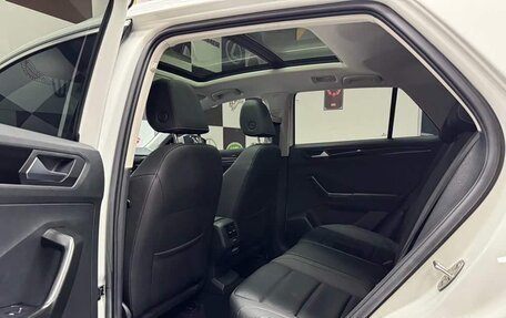 Volkswagen T-Roc I, 2022 год, 1 398 800 рублей, 8 фотография
