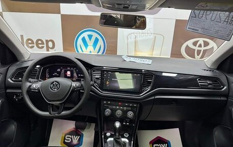 Volkswagen T-Roc I, 2022 год, 1 398 800 рублей, 9 фотография