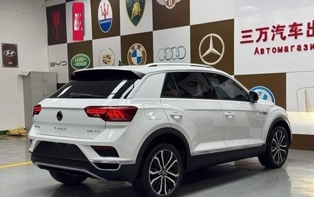 Volkswagen T-Roc I, 2022 год, 1 398 800 рублей, 6 фотография