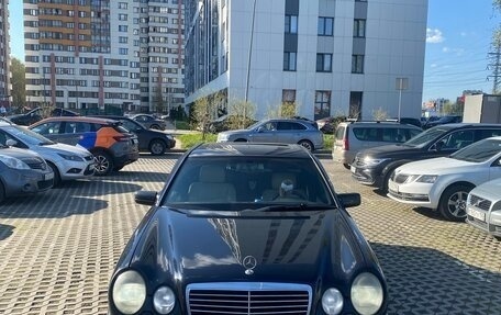 Mercedes-Benz E-Класс, 1996 год, 640 000 рублей, 1 фотография
