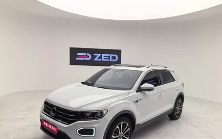 Volkswagen T-Roc I, 2022 год, 1 421 700 рублей, 1 фотография