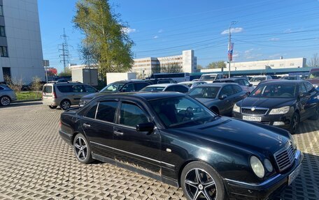 Mercedes-Benz E-Класс, 1996 год, 640 000 рублей, 2 фотография