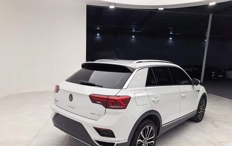 Volkswagen T-Roc I, 2022 год, 1 421 700 рублей, 4 фотография