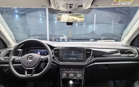 Volkswagen T-Roc I, 2022 год, 1 421 700 рублей, 9 фотография