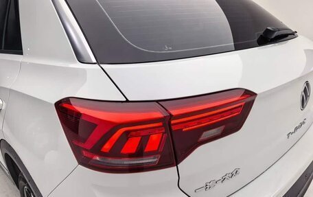 Volkswagen T-Roc I, 2022 год, 1 421 700 рублей, 15 фотография