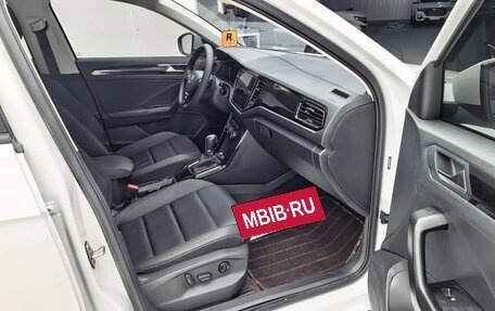 Volkswagen T-Roc I, 2022 год, 1 421 700 рублей, 11 фотография