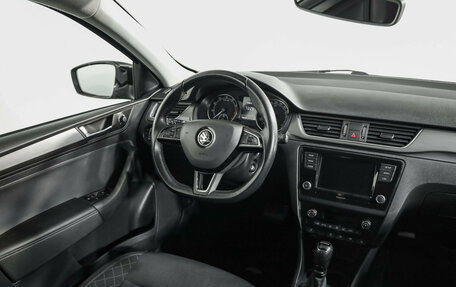 Skoda Rapid I, 2018 год, 1 384 000 рублей, 9 фотография