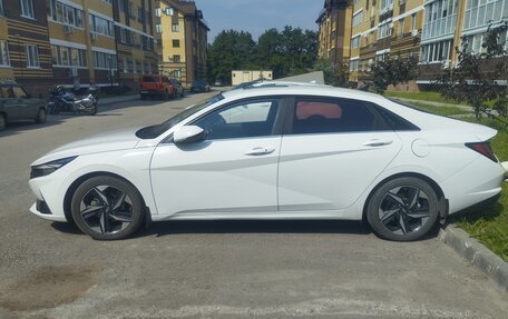 Hyundai Elantra, 2021 год, 1 860 000 рублей, 2 фотография