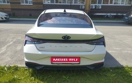 Hyundai Elantra, 2021 год, 1 860 000 рублей, 4 фотография