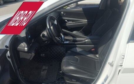 Hyundai Elantra, 2021 год, 1 860 000 рублей, 14 фотография