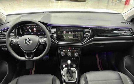 Volkswagen T-Roc I, 2022 год, 1 422 400 рублей, 7 фотография