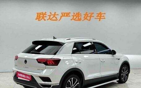 Volkswagen T-Roc I, 2022 год, 1 422 400 рублей, 3 фотография