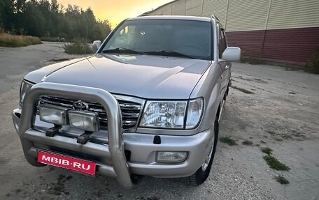 Toyota Land Cruiser 100 рестайлинг 2, 2004 год, 1 600 000 рублей, 1 фотография