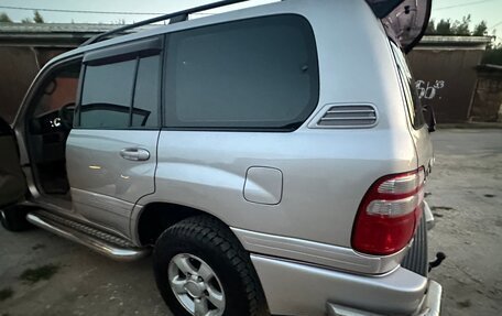 Toyota Land Cruiser 100 рестайлинг 2, 2004 год, 1 600 000 рублей, 4 фотография