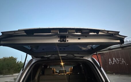 Toyota Land Cruiser 100 рестайлинг 2, 2004 год, 1 600 000 рублей, 8 фотография