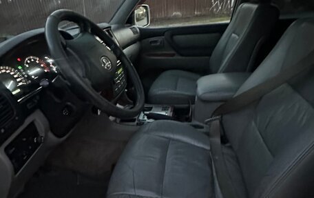 Toyota Land Cruiser 100 рестайлинг 2, 2004 год, 1 600 000 рублей, 12 фотография
