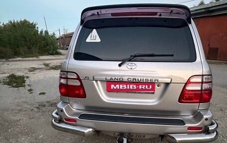Toyota Land Cruiser 100 рестайлинг 2, 2004 год, 1 600 000 рублей, 5 фотография