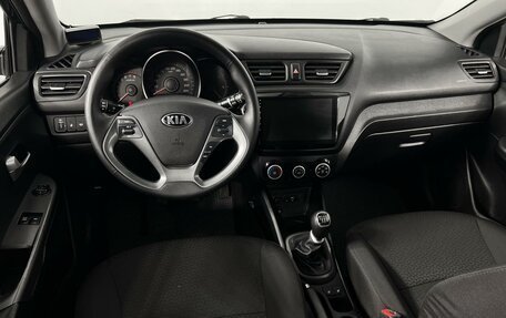 KIA Rio III рестайлинг, 2017 год, 875 200 рублей, 6 фотография