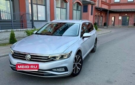 Volkswagen Passat B8 рестайлинг, 2020 год, 2 550 000 рублей, 2 фотография