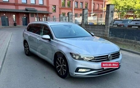 Volkswagen Passat B8 рестайлинг, 2020 год, 2 550 000 рублей, 3 фотография
