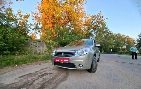 Renault Sandero I, 2013 год, 749 000 рублей, 1 фотография