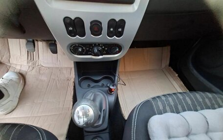Renault Sandero I, 2013 год, 749 000 рублей, 17 фотография