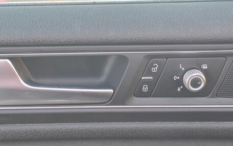 Volkswagen Touareg III, 2016 год, 2 700 000 рублей, 4 фотография