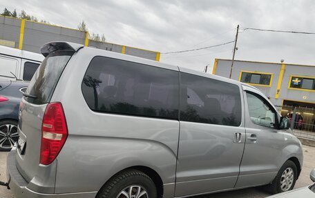 Hyundai Grand Starex Grand Starex I рестайлинг 2, 2011 год, 1 250 000 рублей, 2 фотография