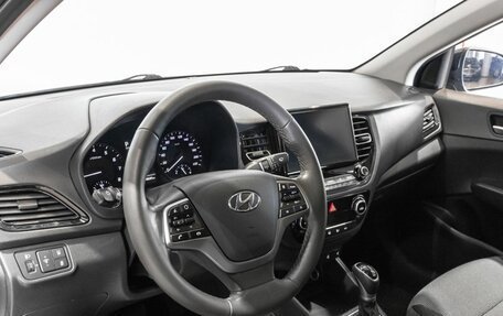Hyundai Solaris II рестайлинг, 2022 год, 1 700 000 рублей, 5 фотография