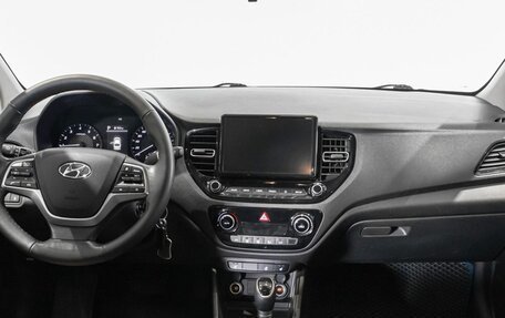 Hyundai Solaris II рестайлинг, 2022 год, 1 700 000 рублей, 6 фотография