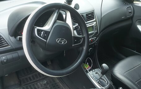 Hyundai Solaris II рестайлинг, 2011 год, 590 000 рублей, 8 фотография