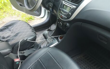 Hyundai Solaris II рестайлинг, 2011 год, 590 000 рублей, 11 фотография