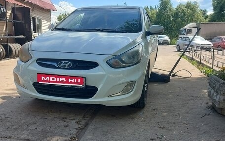 Hyundai Solaris II рестайлинг, 2011 год, 590 000 рублей, 10 фотография